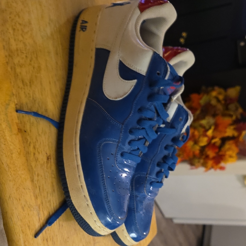 Men's Blue and White Nike Sneakers